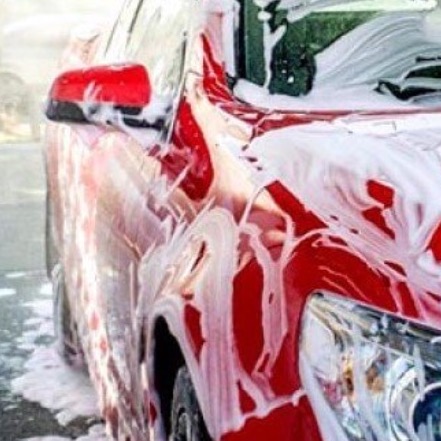 Lavagem Completa p/ Carro Pequeno + Higienização de Bancada + Aplicação de Silicone